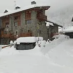 Bilocale Pietra E Legno Immerso Nella Natura Apartment Morgex