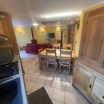 Bilocale Pietra E Legno Immerso Nella Natura Apartamento