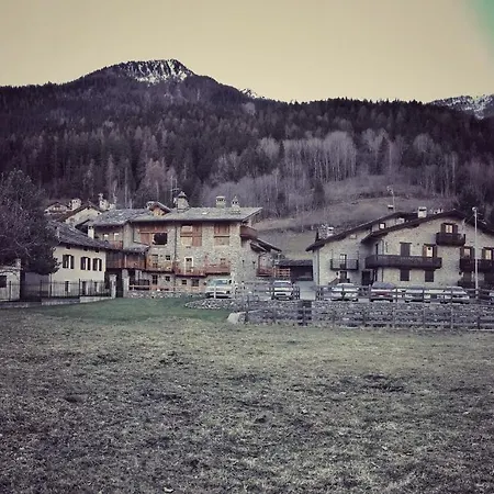 Bilocale Pietra E Legno Immerso Nella Natura Apartment *